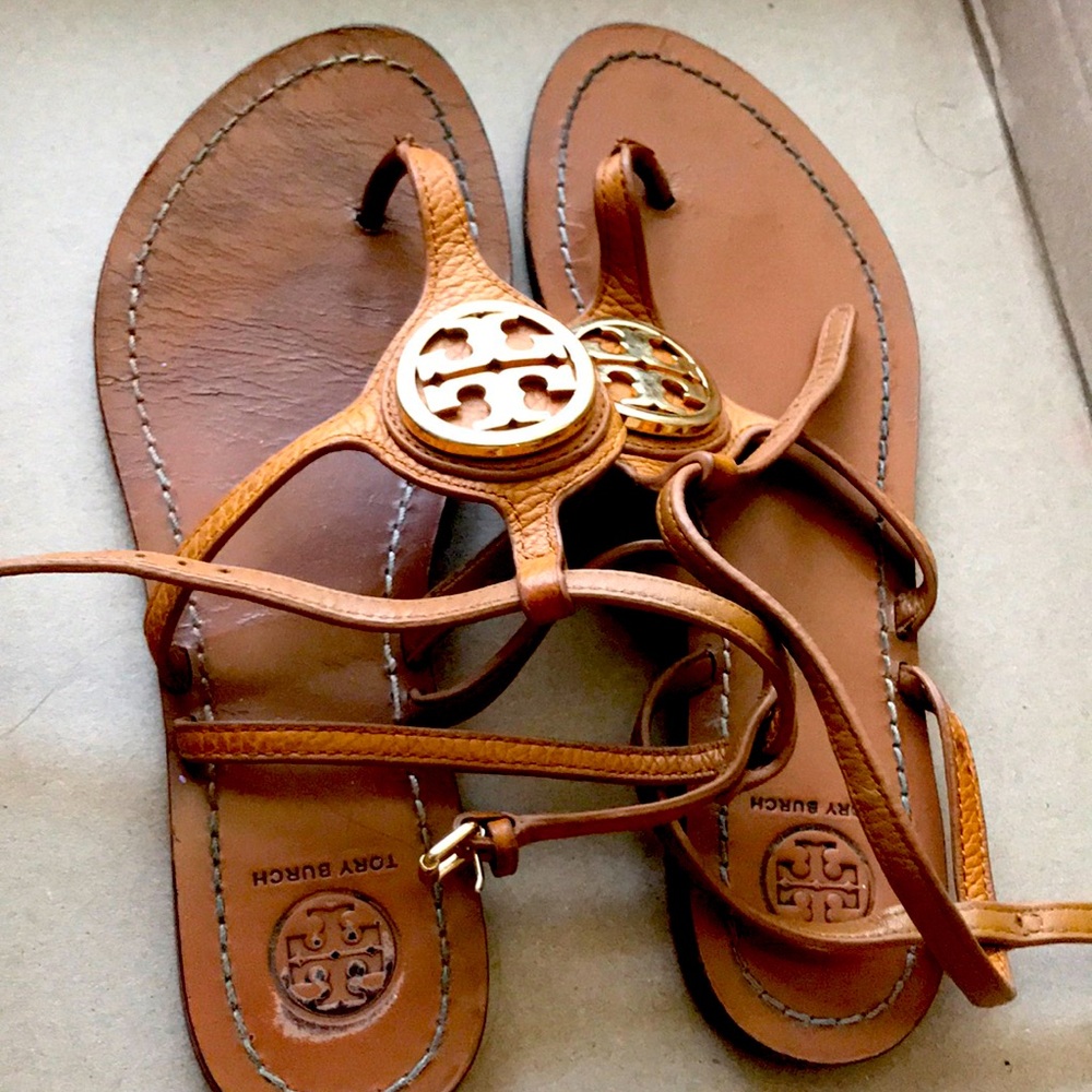 Tory Burch sandal leather used in good condition camel color